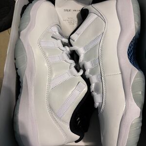 Air Jordan 11 low brand new size 8 men